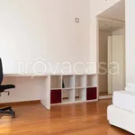 Rent 4 bedroom apartment of 200 m² in Milano