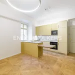 Pronajměte si 2 ložnic/e byt o rozloze 39 m² v Capital City of Prague