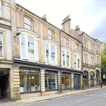 Rent 2 bedroom flat of 92 m² in Harrogate