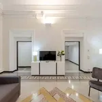 Rent 5 bedroom apartment of 200 m² in Genoa