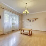 Pronajměte si 3 ložnic/e byt o rozloze 72 m² v Holýšov