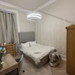 Rent 4 bedroom flat in Scotland