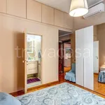 Rent 5 bedroom apartment of 120 m² in Roma