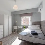 Rent 4 bedroom apartment in Valencia