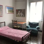 Rent a room in genoa