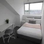 Rent 4 bedroom flat in Leeds