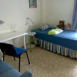 Rent a room in Seville']