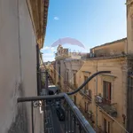 Affitto 5 camera appartamento di 124 m² in Caltagirone