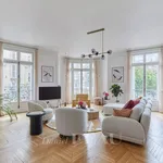 Rent 7 bedroom apartment of 221 m² in Paris