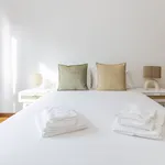 Rent 1 bedroom apartment of 47 m² in Porto