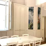 Affitto 5 camera appartamento di 115 m² in Firenze