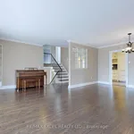 Rent 3 bedroom apartment of 417 m² in Toronto (Bayview Woods-Steeles)