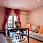 Rent a room of 90 m² in madrid