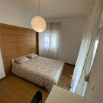 Rent a room of 75 m² in lisbon