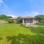 Rent 3 bedroom house of 134 m² in St. Lucie