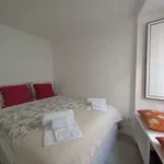 Rent 1 bedroom apartment of 40 m² in lisbon