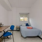 Rent a room of 120 m² in valencia