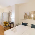 Rent 3 bedroom apartment of 40 m² in Barcelona