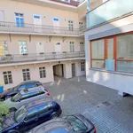 Pronajměte si 1 ložnic/e byt o rozloze 54 m² v Prague