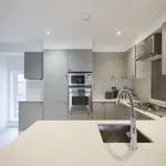 Rent 3 bedroom apartment of 77 m² in London