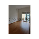 Rent 1 bedroom apartment of 86 m² in Amadora