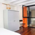 Rent 2 bedroom apartment of 90 m² in barcelona