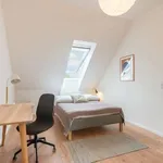 Rent a room of 132 m² in berlin