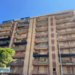 Affitto 5 camera appartamento di 140 m² in Palermo