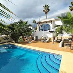 CONFORTABLE VILLA EN MORAIRA