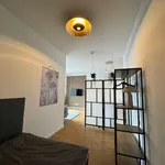 Miete 1 Schlafzimmer wohnung von 549 m² in Berlin