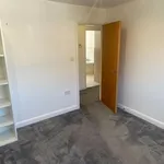 Rent 2 bedroom flat in Leeds