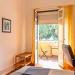 Rent a room of 110 m² in lisbon