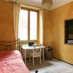 Rent 5 bedroom apartment of 120 m² in florence