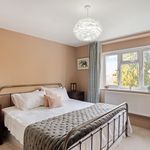 Rent 2 bedroom flat in Weybridge