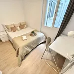 Rent a room of 100 m² in Valencia