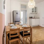 Rent a room of 108 m² in Munich