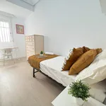 Rent 5 bedroom apartment in Valencia