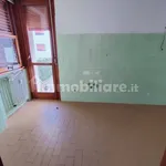 Affitto 5 camera appartamento di 105 m² in Pistoia