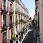 Rent a room of 140 m² in madrid