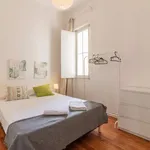 Rent a room of 90 m² in lisbon