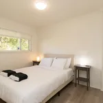 Maison de 1722 m² avec 3 chambre(s) en location à North Vancouver