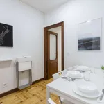 Rent a room of 118 m² in madrid