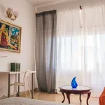 Rent a room of 95 m² in valencia