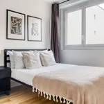 Rent 3 bedroom apartment of 70 m² in paris