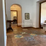 Rent 4 bedroom apartment of 322 m² in Rome