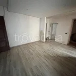 Rent 3 bedroom apartment of 117 m² in Brusimpiano