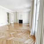 Rent 6 bedroom apartment of 209 m² in Paris 