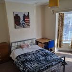 Rent 6 bedroom house in West Midlands