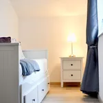 Miete 3 Schlafzimmer wohnung von 753 m² in Cologne