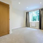 Rent 2 bedroom apartment in Elmbridge